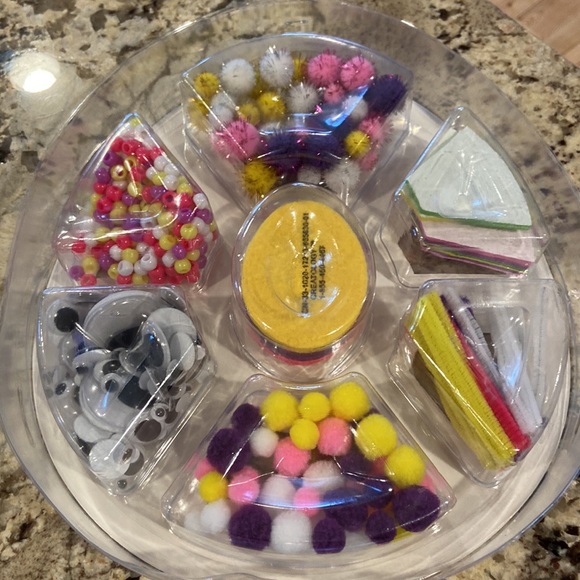 💋2/$30💋 2 craft sets - Picture 7 of 8